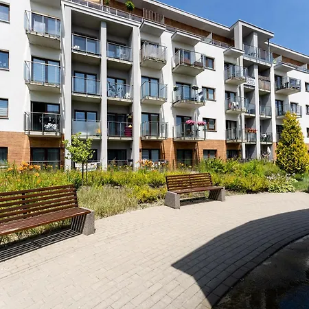 Debniki Pleasant By Bookinghost *